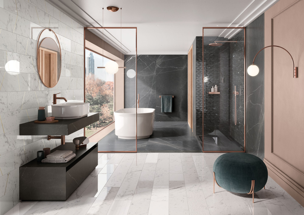 helles-badezimmer-marmor-schwarz-weiss